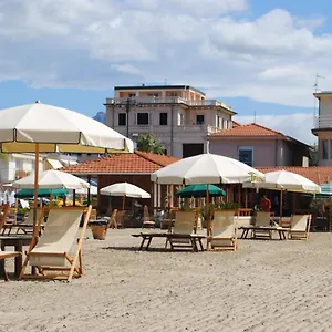 Tina *** Viareggio